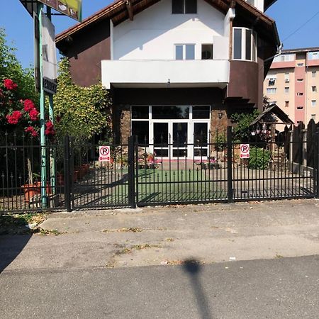 Pensiunea Residence Râmnicu Vâlcea Exteriör bild