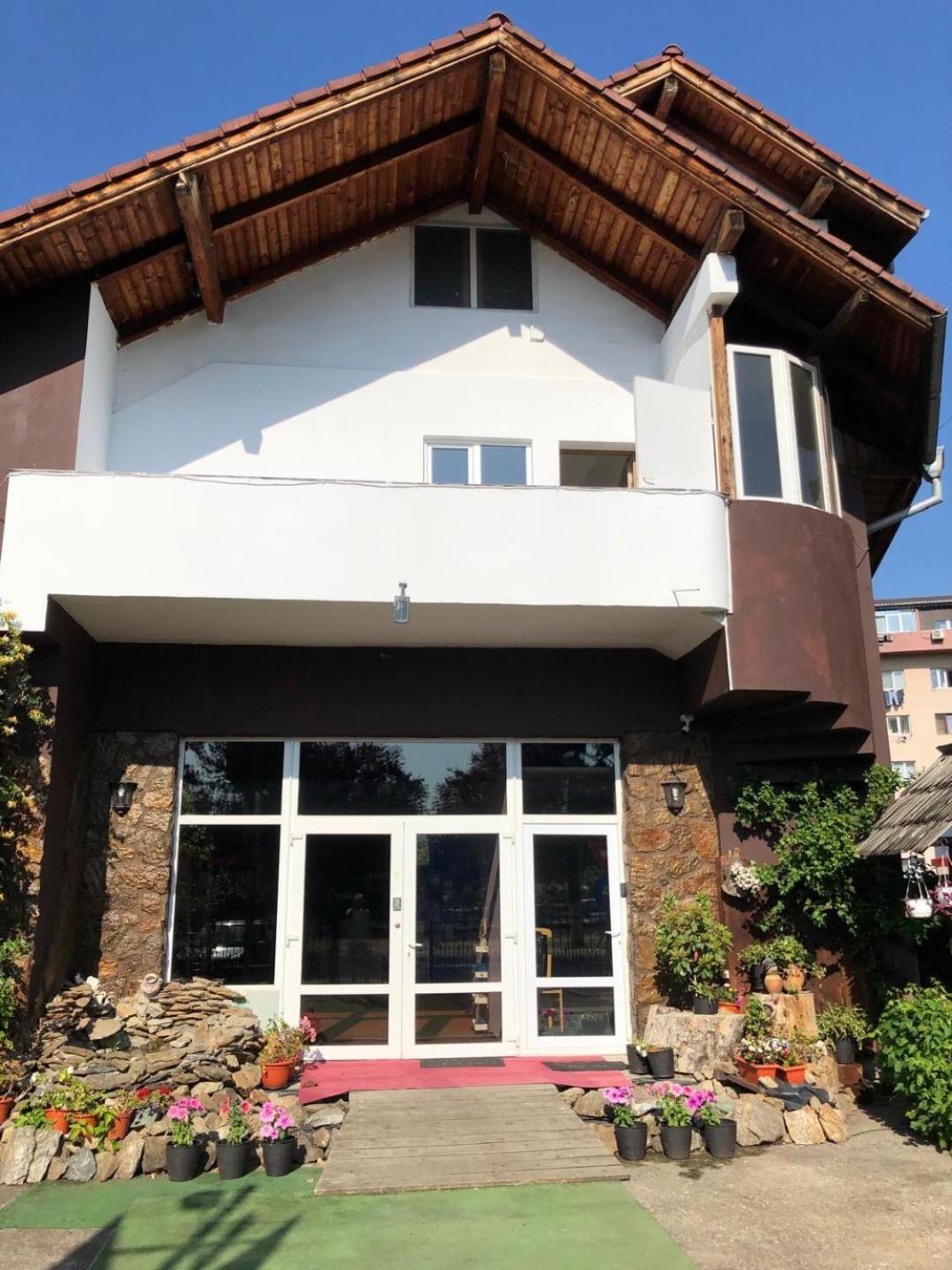 Pensiunea Residence Râmnicu Vâlcea Exteriör bild